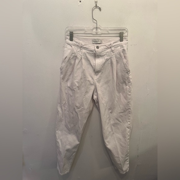 Abercrombie & Fitch Ultra High Rise Size 27/4S in White - Picture 2 of 5